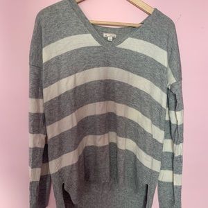 (GAP) high low grey/white striped sweater